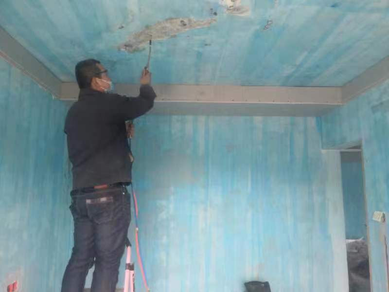 新东方花园小区楼顶板注浆堵漏防水施工